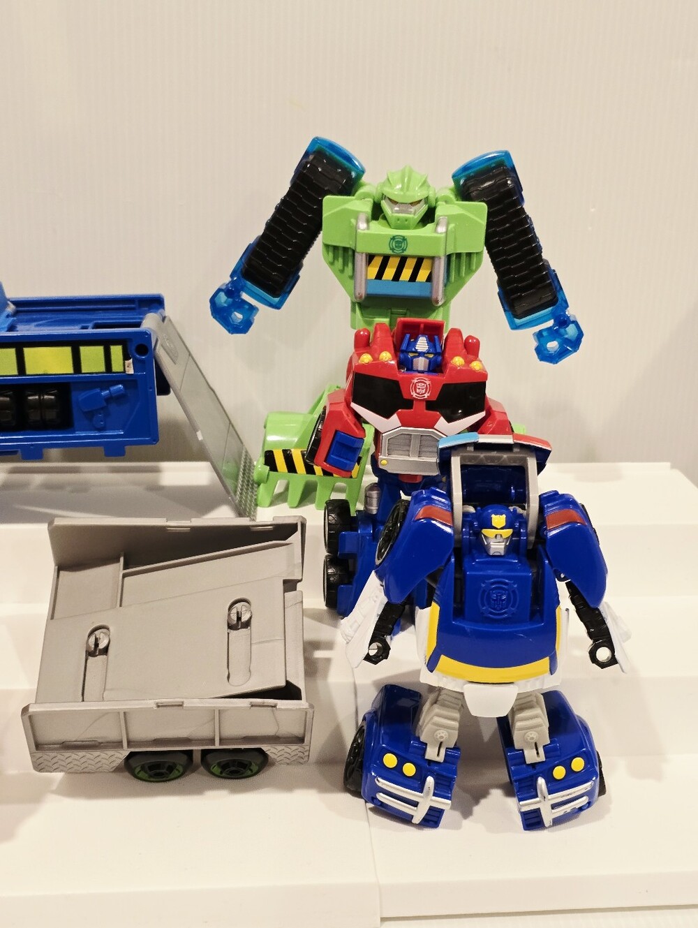 Transformers Rescue Bots Optimus Prime Racing Trailer and Figure Set - Picture 7 of 15